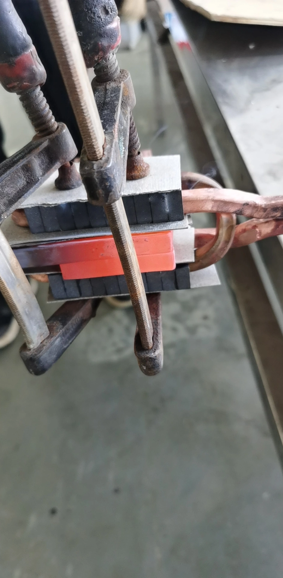 আইজিবিটি+ডিএসপি+সিই প্রোটেবল ইন্ডাকশন হিটার মেশিন ধাতব শীট সহ 5